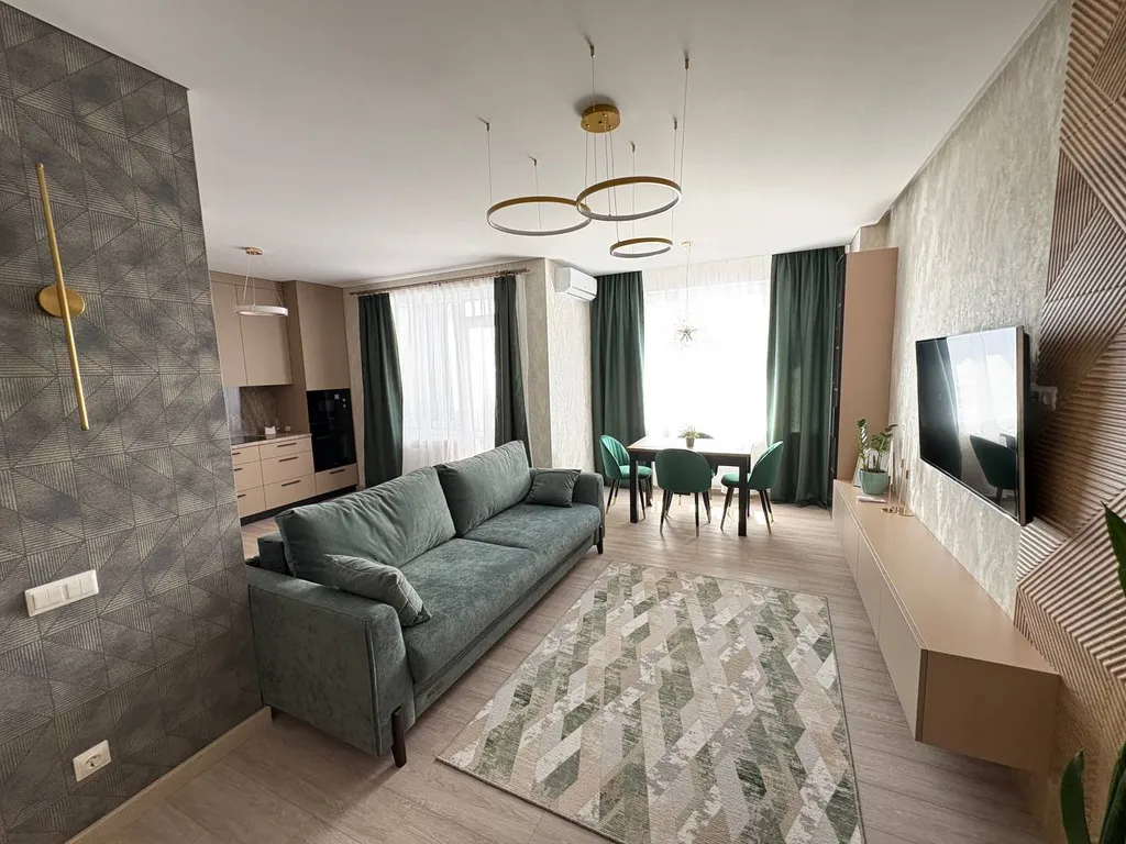 Уютная квартира рядом с набережной и историческим центром города.