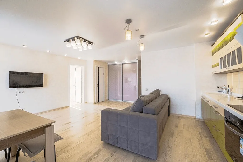 С панорамным видом рядом с проспектом Ленина