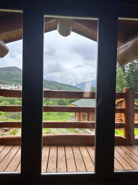 Элитное большое шале с шикарным видом на горы