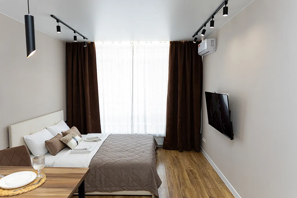 Студия в новом доме рядом с кадетским корпусом