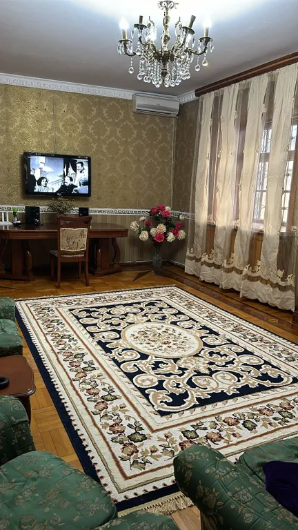 Уютный двухэтажный дом недалеко от моря