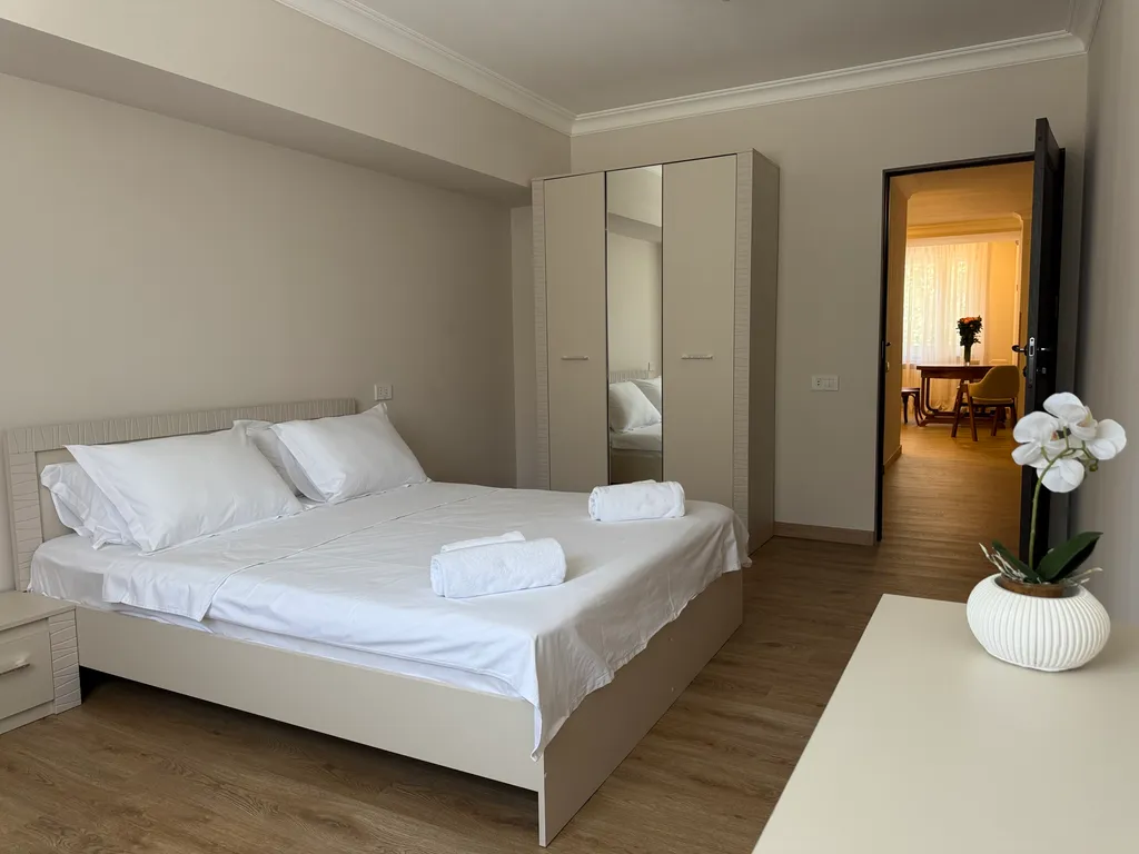 Уютная квартира с 2 спальнями в центре города рядом с Площадью