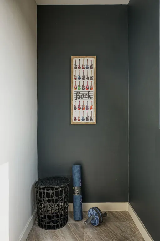 Современный апартамент в центре с видом на город и горы у метро