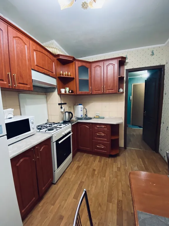 2-кв пр. Маяковского 22 (центр, набережная)