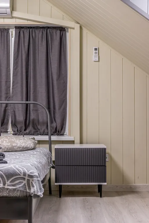 Двухуровневая квартира-студия с отдельной спальней