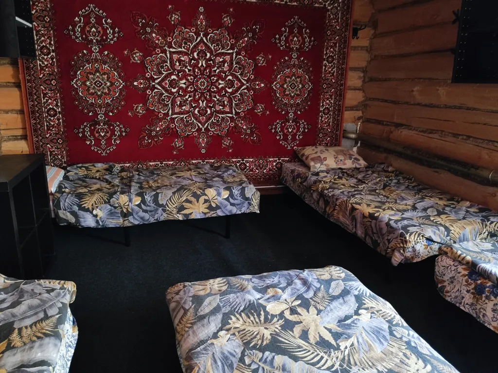 Дом для 15 человек и 10 автомобилей