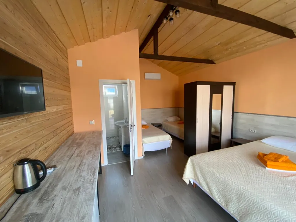 Коттедж 1-комнатный Дом — Кучугуры