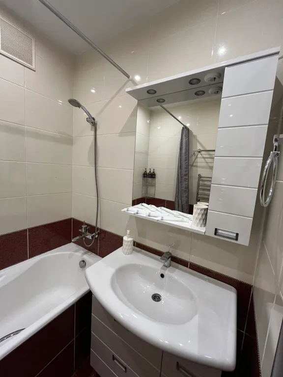 Большая уютная трехкомнатная квартира в тихом месте