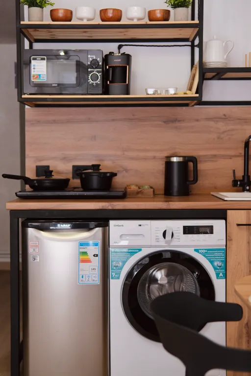 Двухэтажный дом с кухней