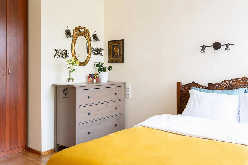 Светлый дом на Сенной