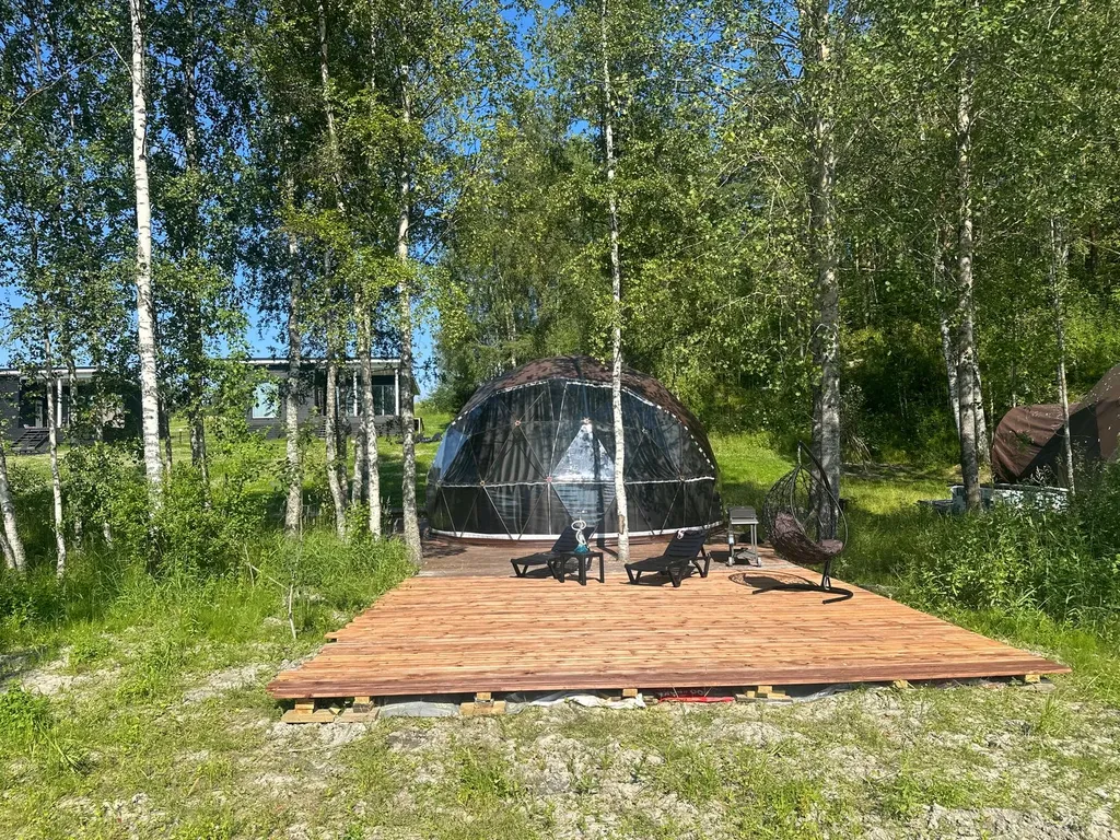 Купол 1 с видом на Ладожское озеро