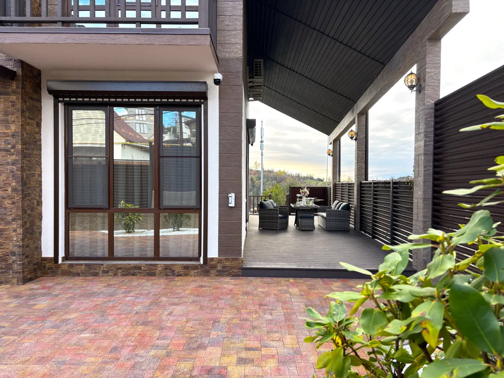 Шале Tech с подогреваемым бассейном и 4 спальнями