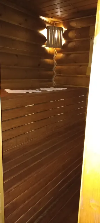 Уютный двухэтажный дом на берегу озера Селигер