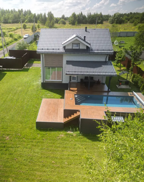 Коттедж Перламутр с сауной и 4 спальнями