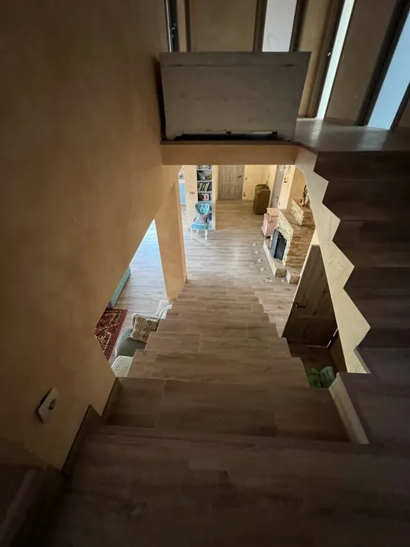 Загородный дом на берегу реки