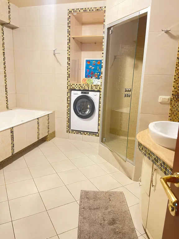 Большая квартира с дизайнерским ремонтом в курортной зоне