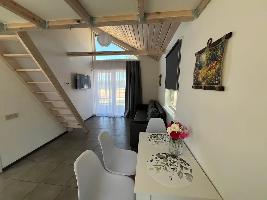 Коттедж Современный и уютным домик на берегу озера — Правдино