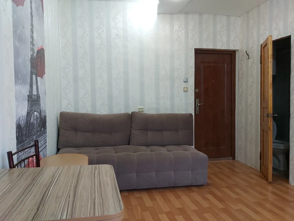 Прямо у Воронцовского парка