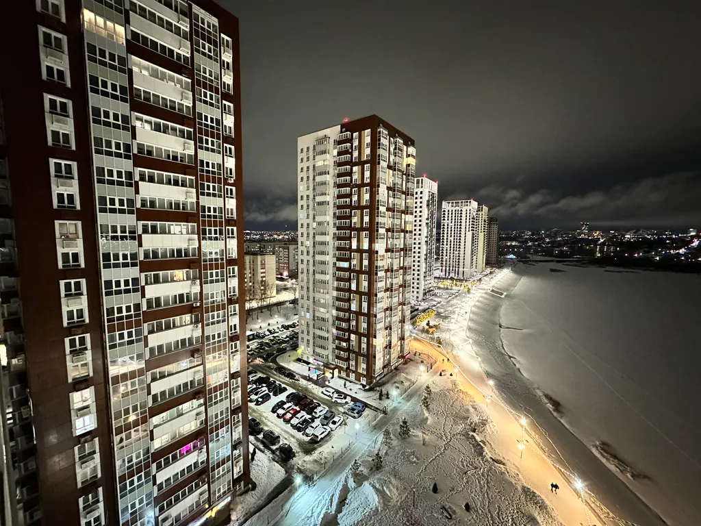 Студия с красивым видом на реку Свияга и набережную