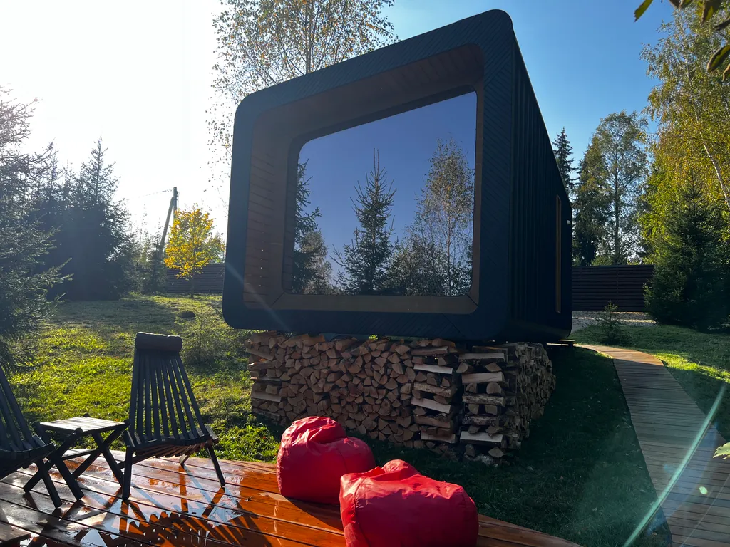 Дом Немо с уличной купелью  в лесу