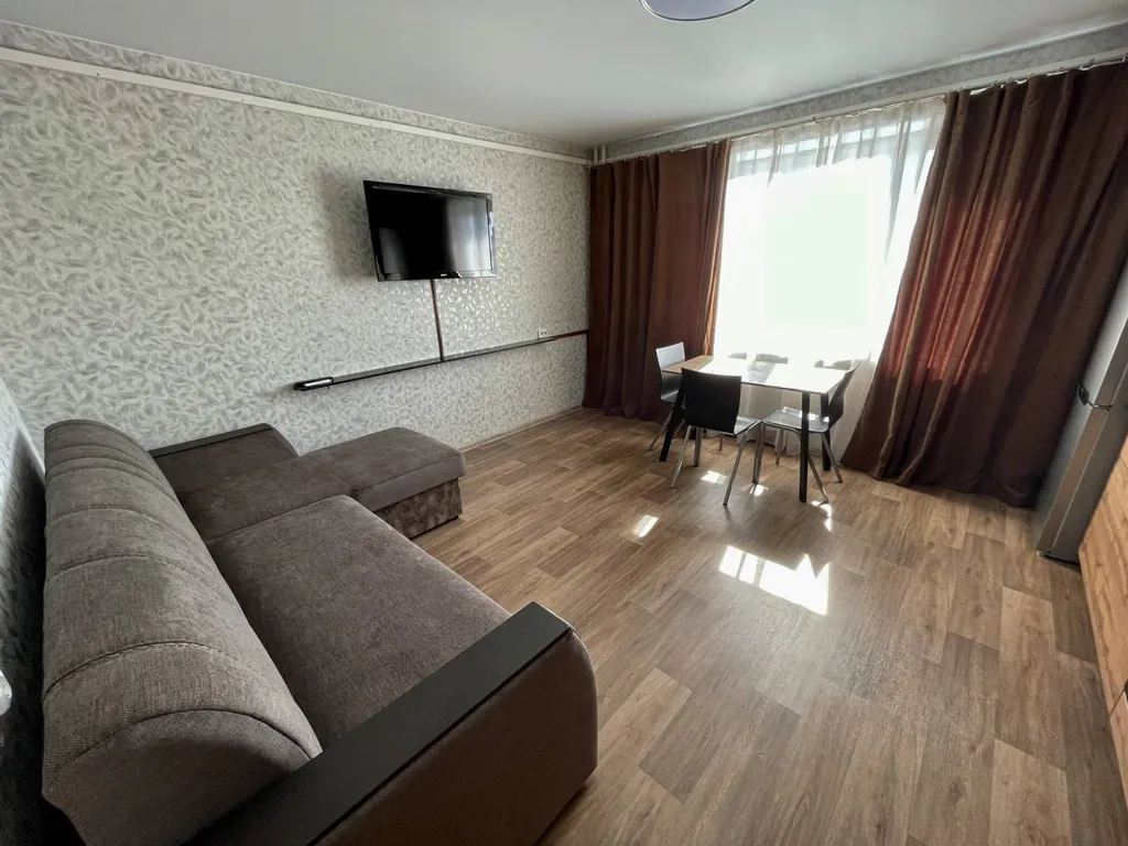 Квартира Двухкомнатная квартира рядом с ТЦ Июнь — Красноярск