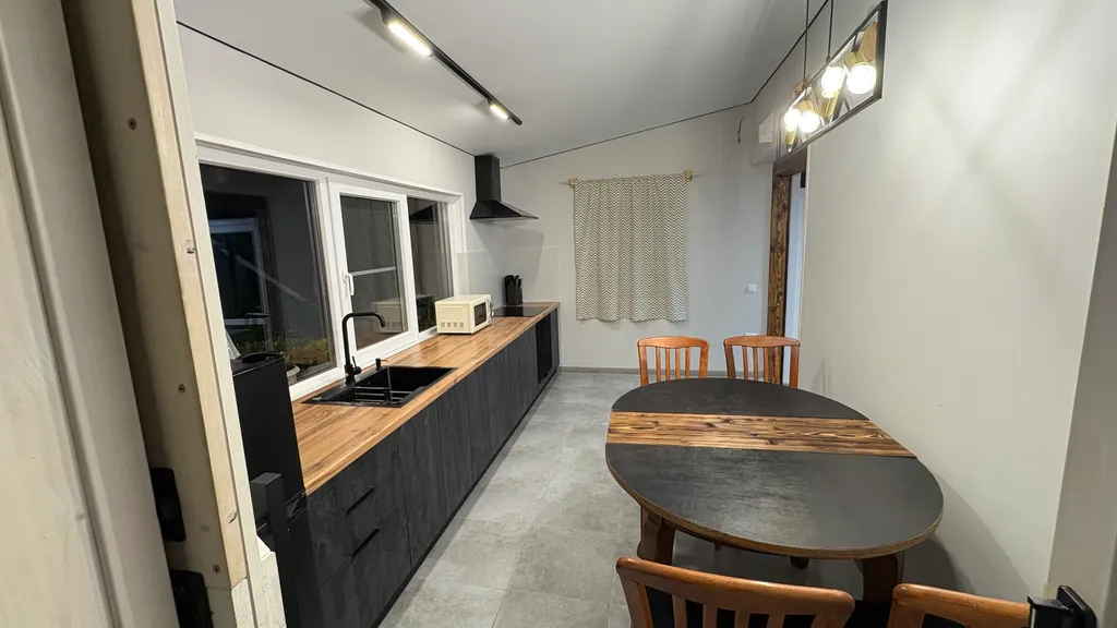 Домик на море, тихое и спокойное место, дубовая роща