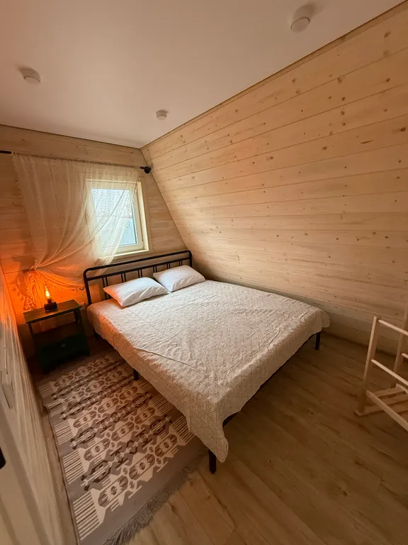 Уютный домик у леса