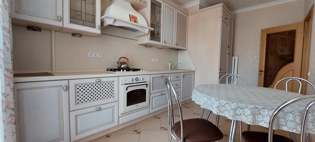 Большая уютная 2-комнатная квартира в тихом центре с 2мя балконами