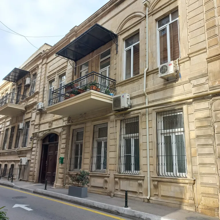 Квартира Старый центр с 3 спальнями — аренда посуточно в Баку