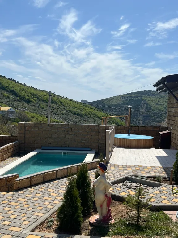 Уютный номер в доме  с беседкой и бассейном