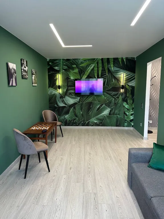 Двухкомнатная квартира Монро в центре