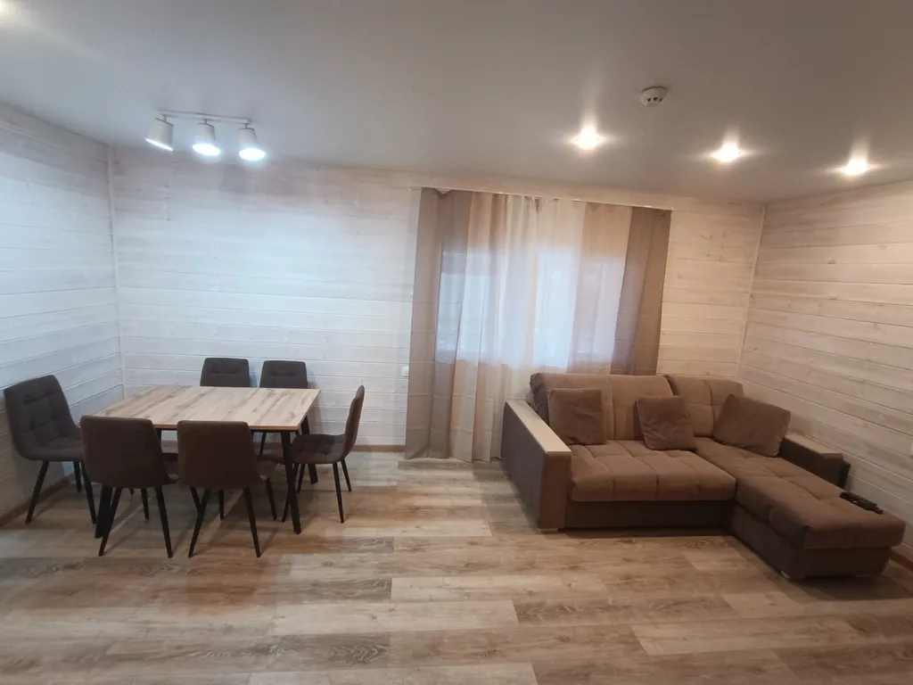 Уютный дом у леса