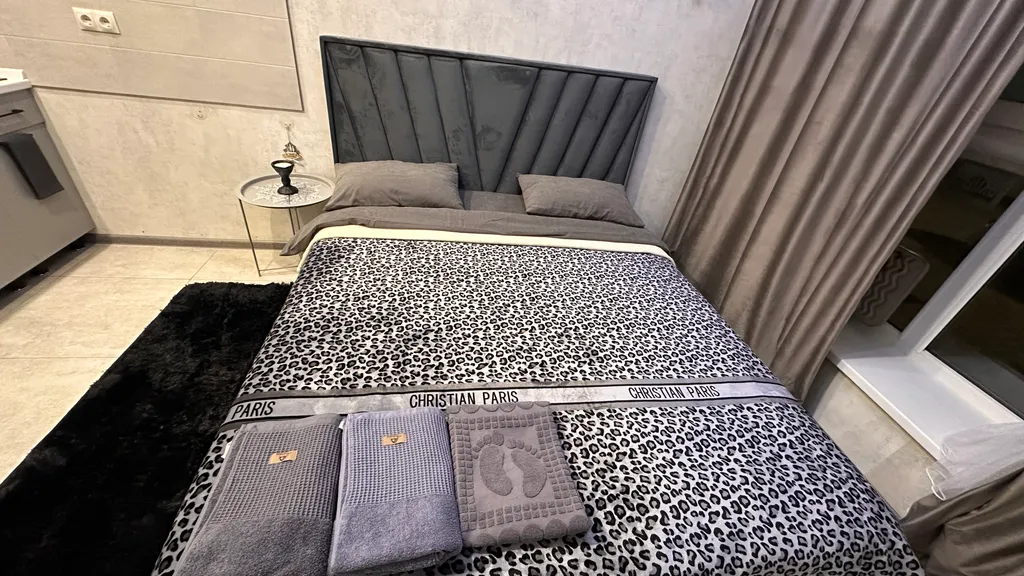 Уютная однокомнатная квартира- студия 
От центра -10 минут на машине