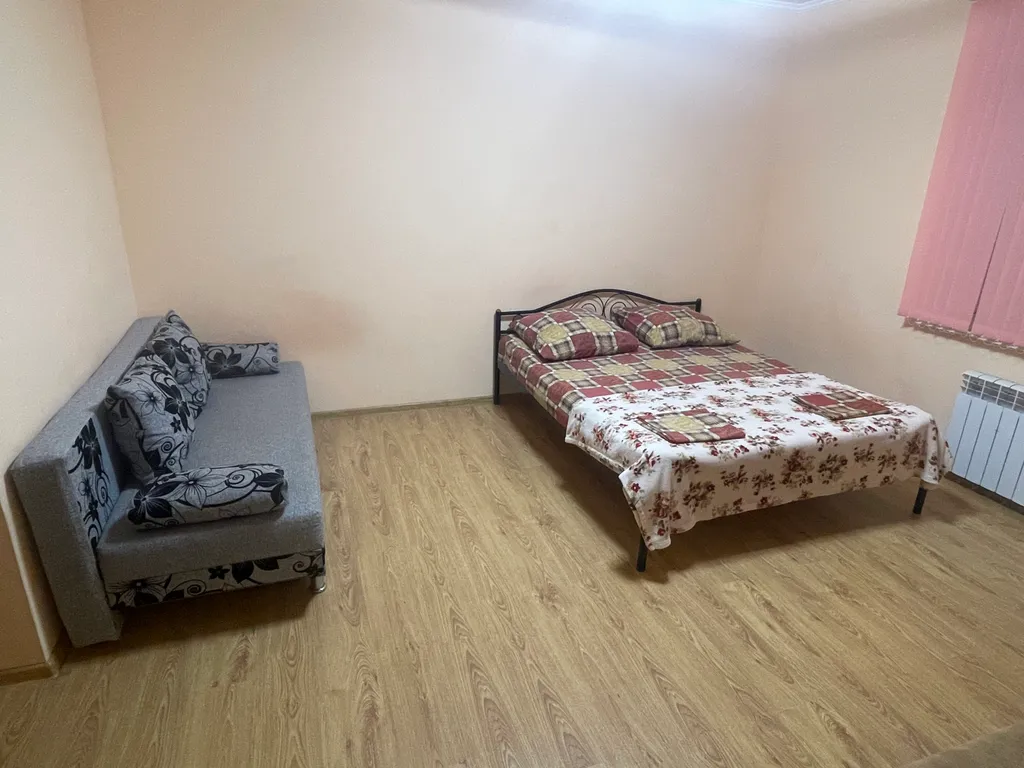 Часть дома на набережной