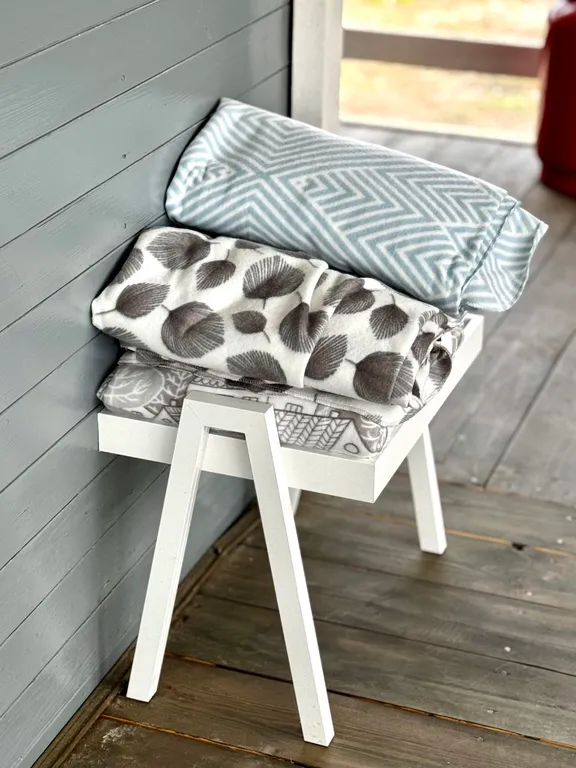 Дом-баня с большой верандой и массажной кроватью