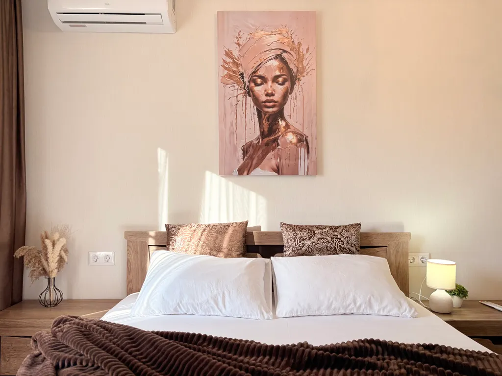 Стильная двухкомнатная квартира на проспекте Кирова со своей парковкой