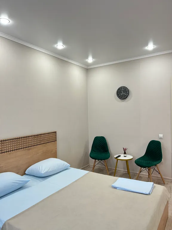 Квартира Современная студия рядом с ТЦ Аллея и ТРЦ Доминион — аренда посуточно в Абакан