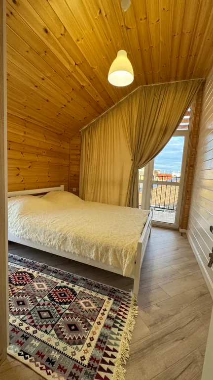 Уютный дом на берегу моря