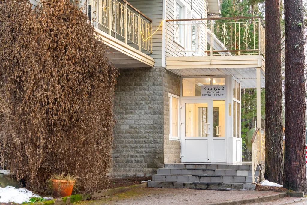 Большой коттедж с сауной