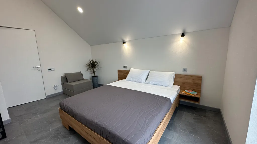 Барнхаус с бассейном и видом на реку