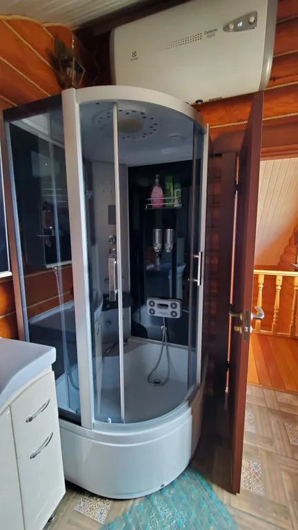 Дом с видом на озеро Волго