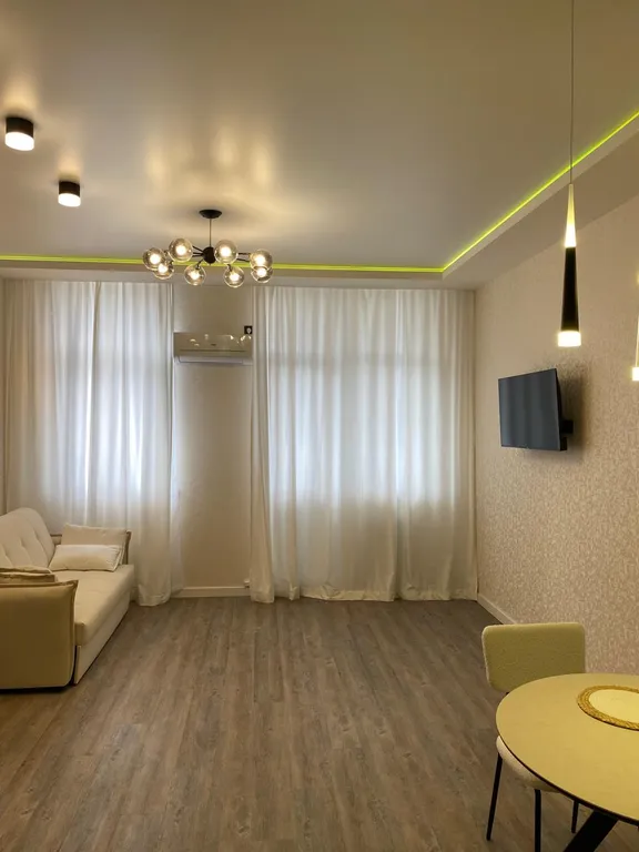 Современная квартира с кондиционером, с красивым видом на горы