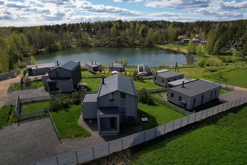 Коттедж Дом с сауной и видом на озеро — Стеклянный