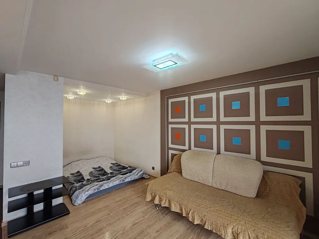 Квартира тёплая, хорошее расположение, рядом магазины