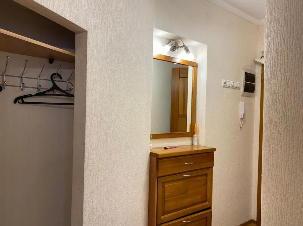 Квартира Двухкомнатная квартира рядом с ЖД Вокзалом — Красноярск