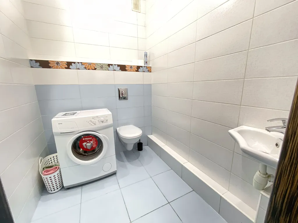 Двухуровневая квартира для большой компании