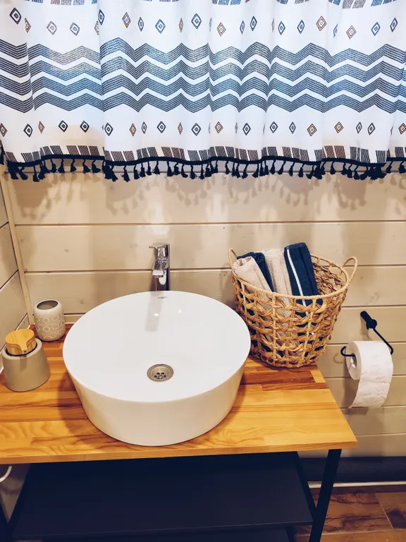 Коттедж Уютный дом с панорамным видом на лес — Луга