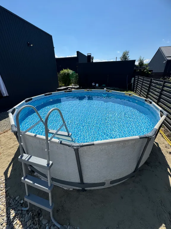 Дом с бассейном и баней