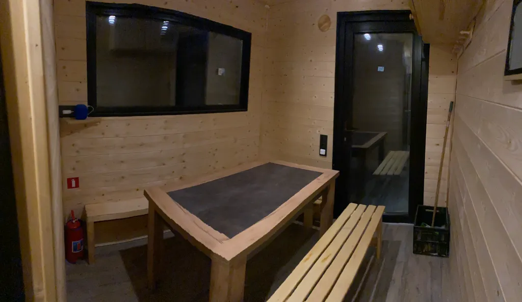 Шикарный и просторный двух этажный коттедж со вторым светом и баней