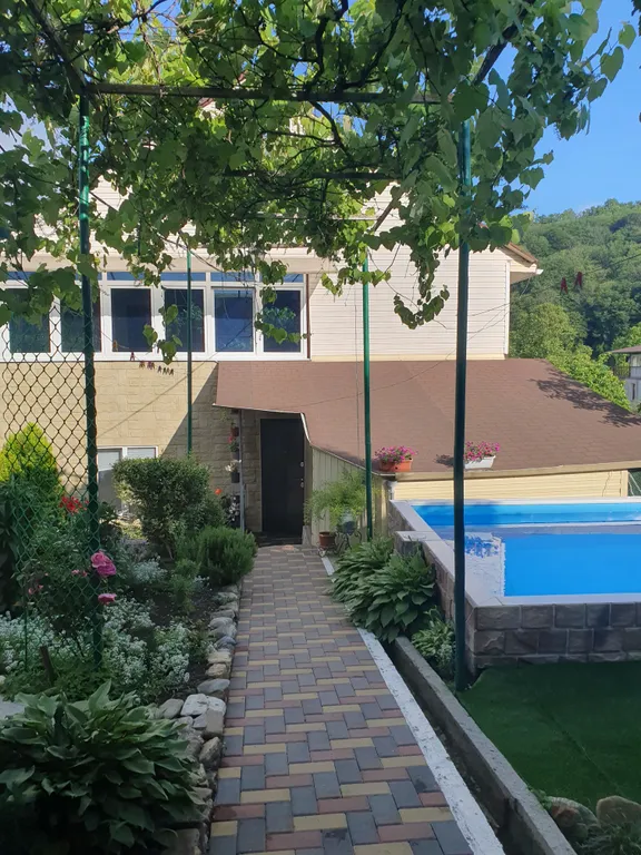 Коттедж Уютный дом — аренда посуточно в Лоо